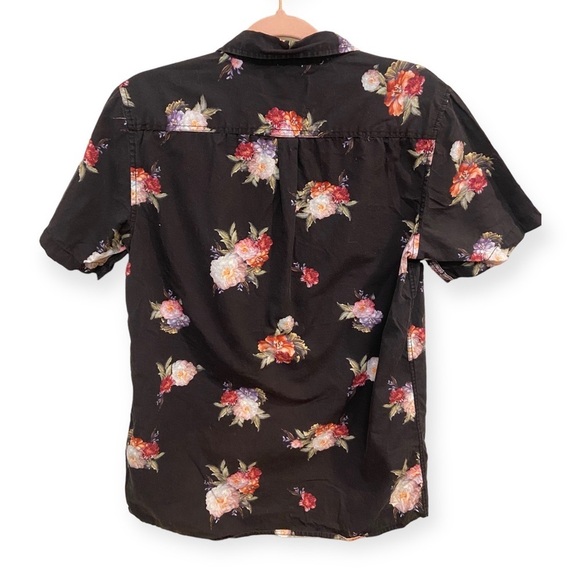 Pacsun Short Sleeve Button-down shirt size small floral black EUC B0024 - Picture 2 of 7